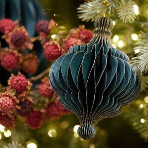 Falt Ornament
