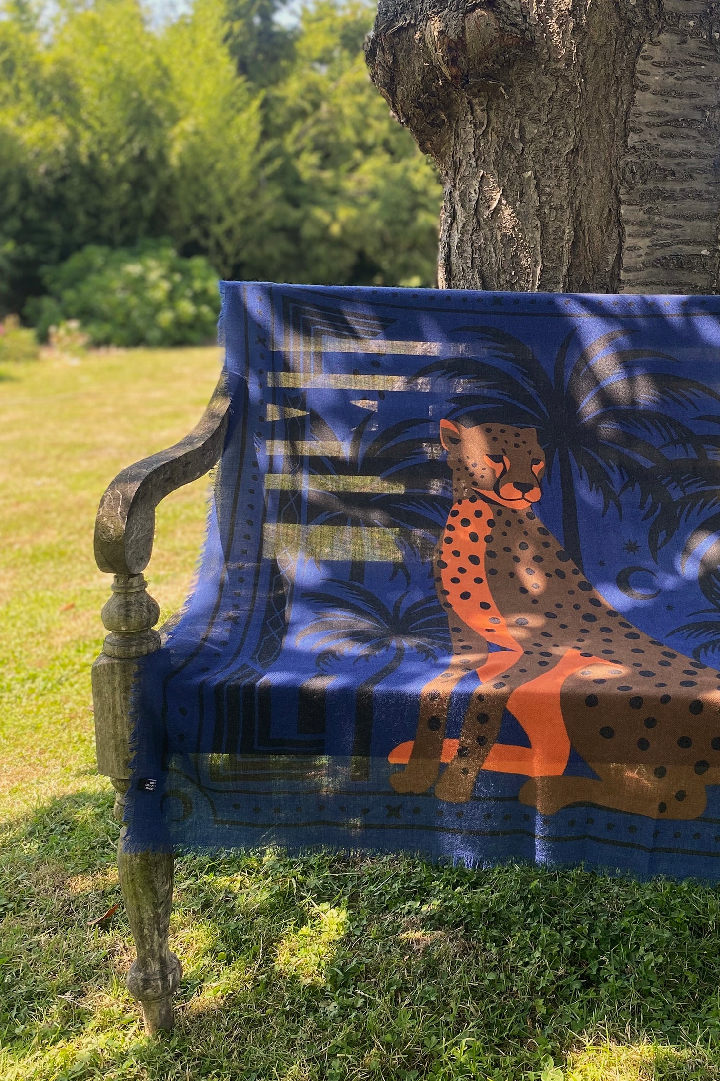 foulard laine 100 cheetah palms bleu