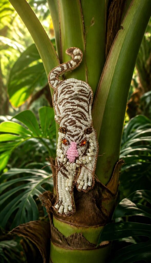 Brosche weisser Tiger